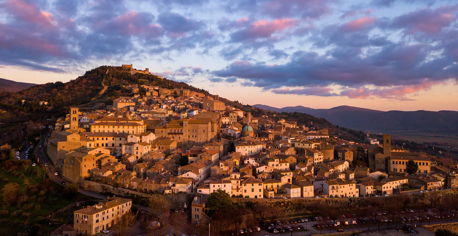 Paesaggio Cortona di notte Toscana