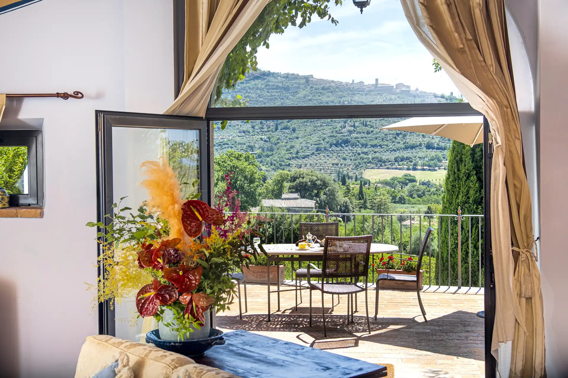 Terrazza winery master suite Il Falconiere